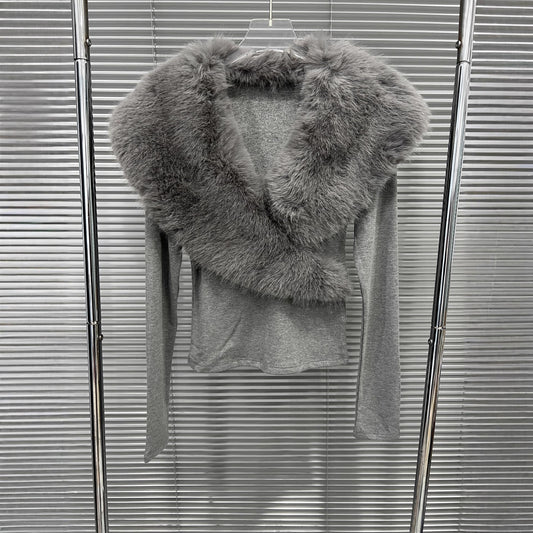 V-neck long sleeved women's fur collar top