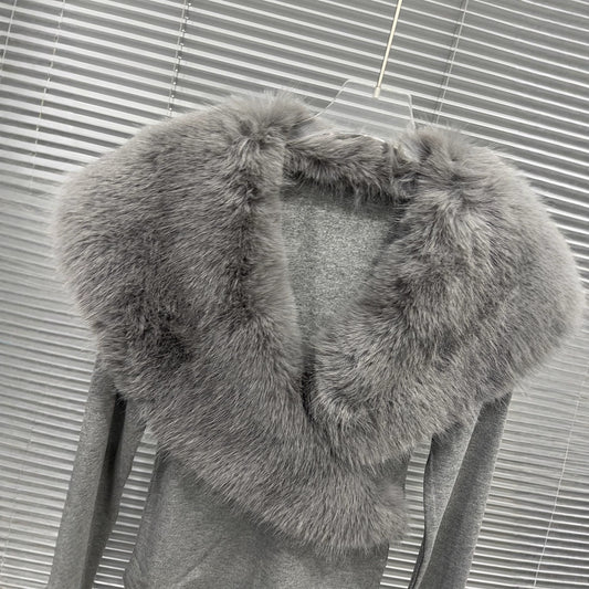 V-neck long sleeved women's fur collar top